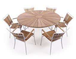 Mandalay Marguerit Garden Dining Set – Ø140 cm Table with 6 Chairs – Teak & White on a white background.